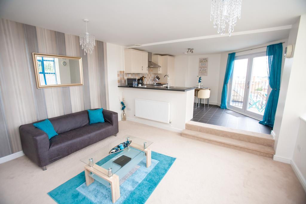 Comfortable Swindon Town Centre Apartments, Free Parking, Sleeps Up To 8 Ngoại thất bức ảnh