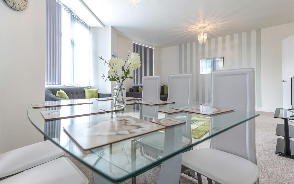 Comfortable Swindon Town Centre Apartments, Free Parking, Sleeps Up To 8 Ngoại thất bức ảnh