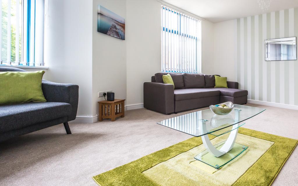 Comfortable Swindon Town Centre Apartments, Free Parking, Sleeps Up To 8 Ngoại thất bức ảnh