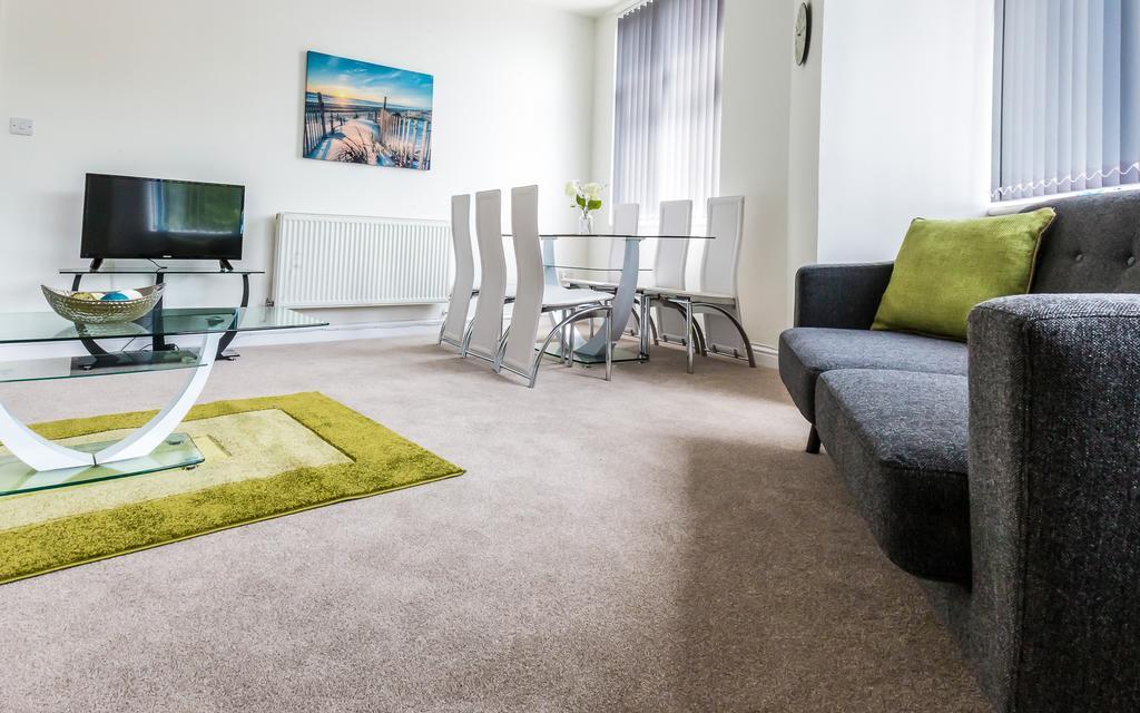 Comfortable Swindon Town Centre Apartments, Free Parking, Sleeps Up To 8 Ngoại thất bức ảnh